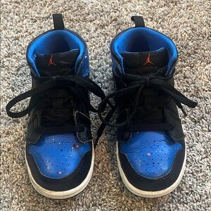Jordan 1 Mid Royal Paint Splatter